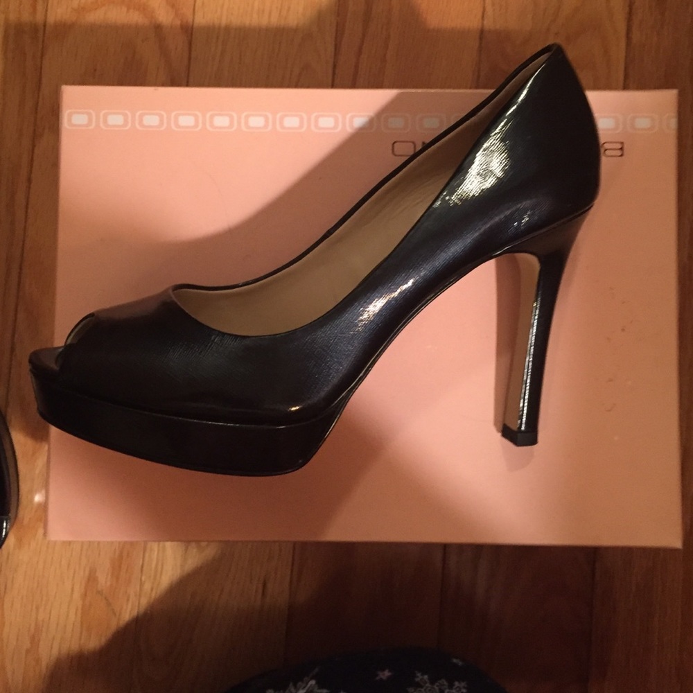NWT Metallic Mid Night Blue peep toe size 8